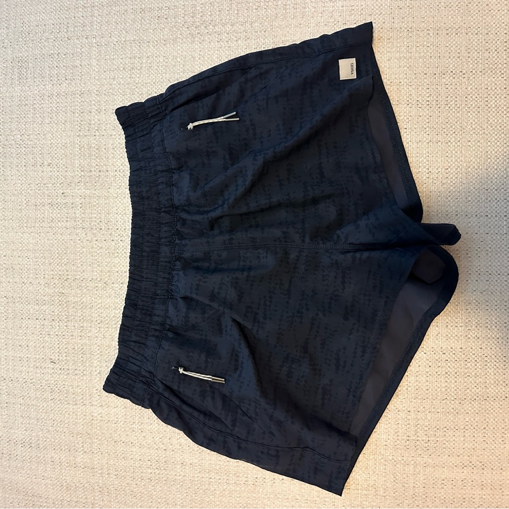 Vuori Dash Shorts - M - like new!